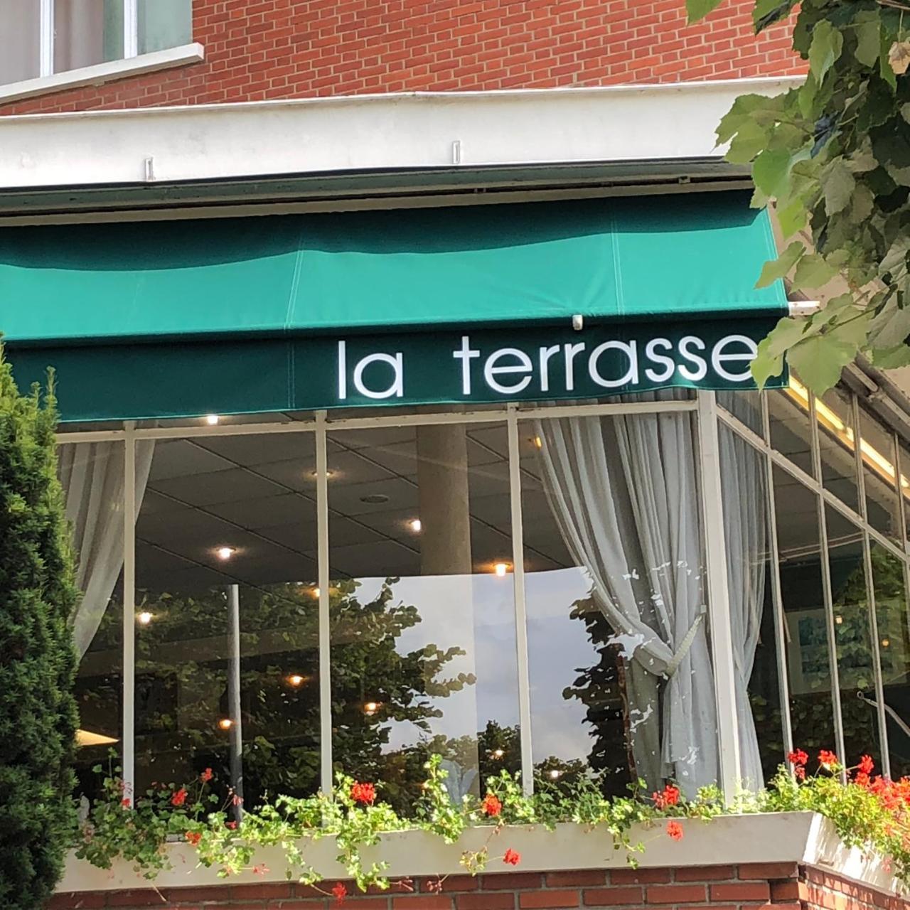Logis Terrasse Hotel Lisieux Exteriör bild